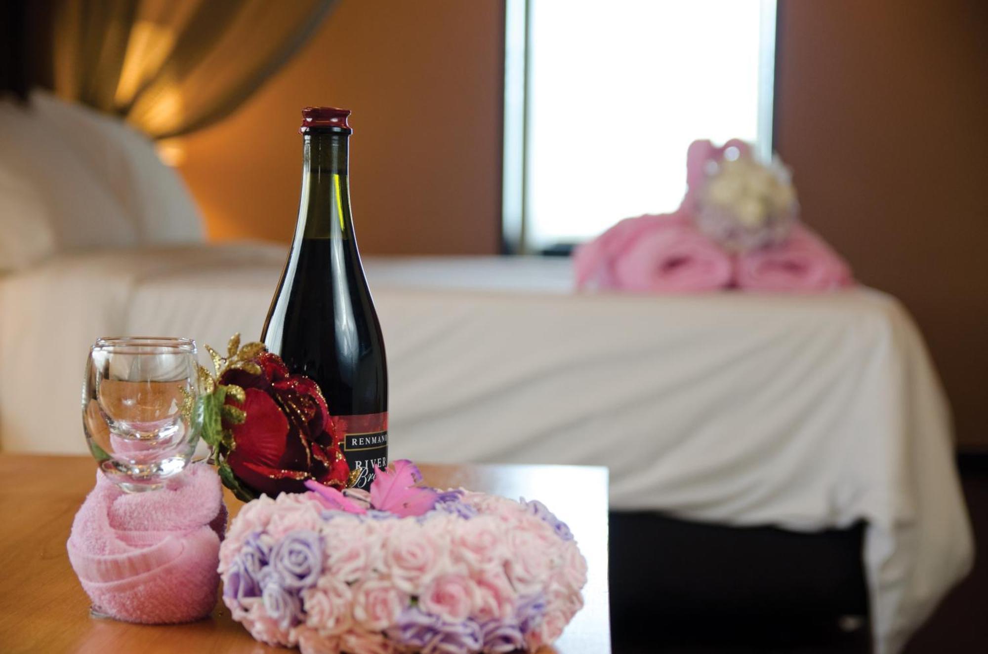 C'Haya Hotel Kota Kinabalu Phòng bức ảnh