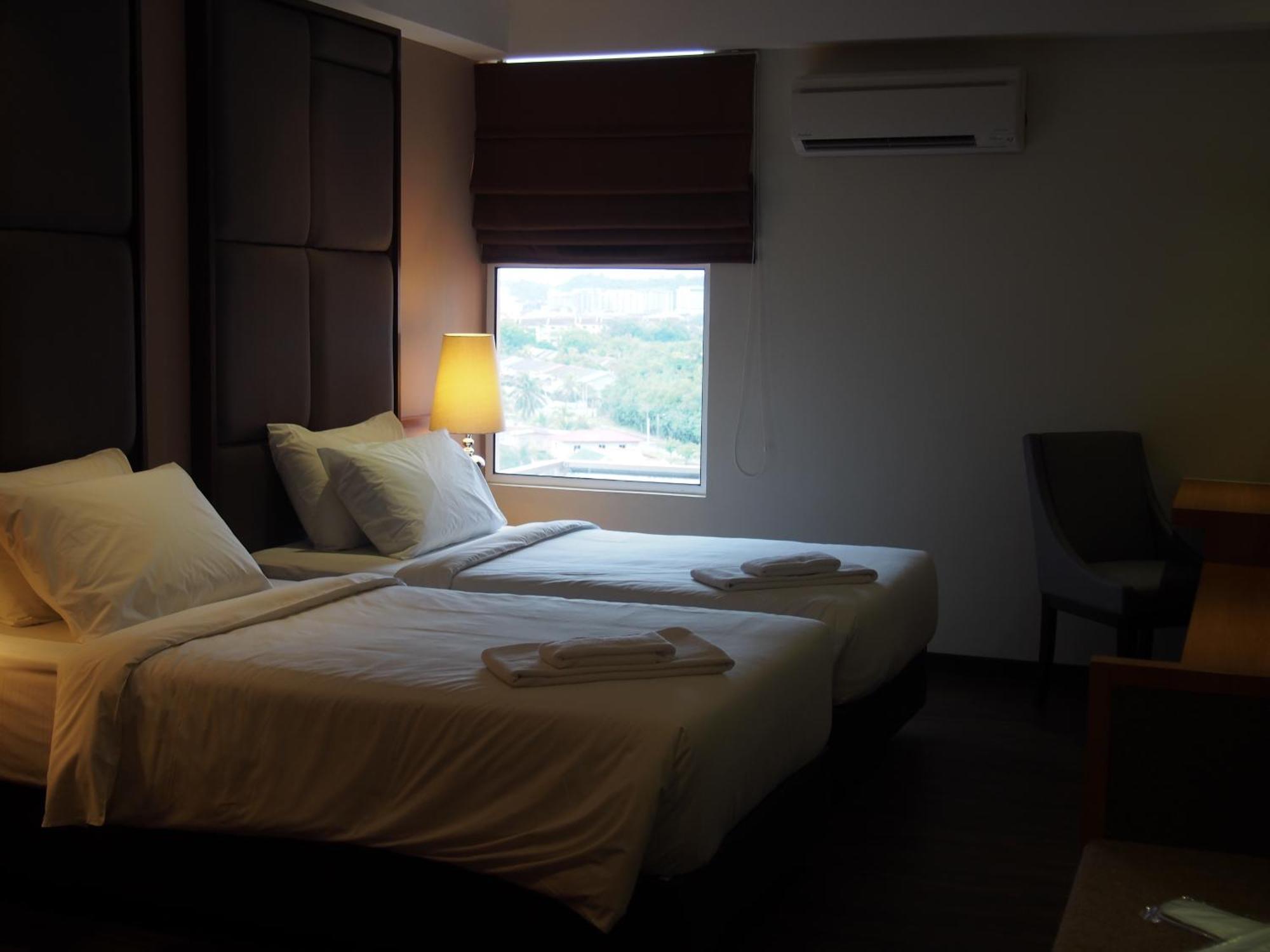 C'Haya Hotel Kota Kinabalu Phòng bức ảnh