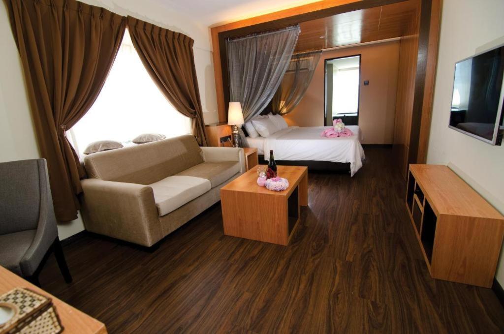 C'Haya Hotel Kota Kinabalu Ngoại thất bức ảnh