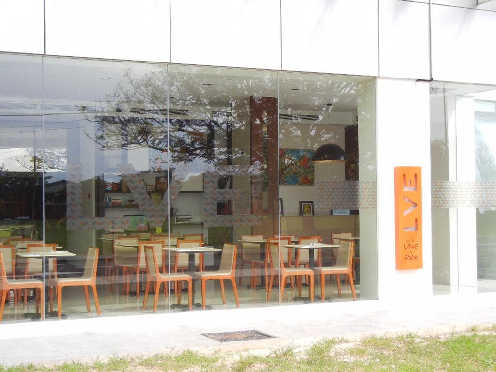 C'Haya Hotel Kota Kinabalu Ngoại thất bức ảnh