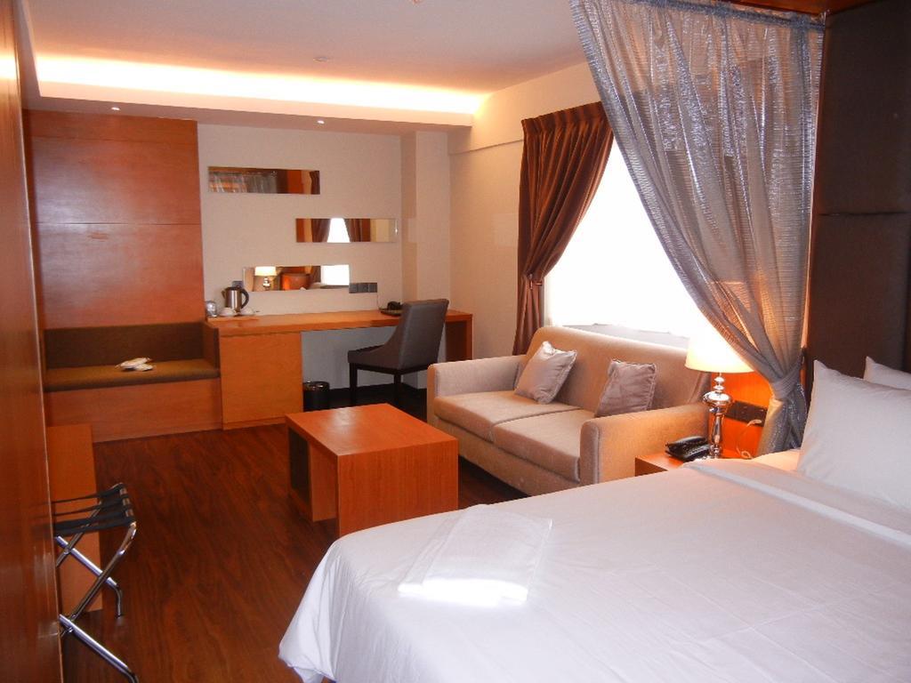 C'Haya Hotel Kota Kinabalu Phòng bức ảnh