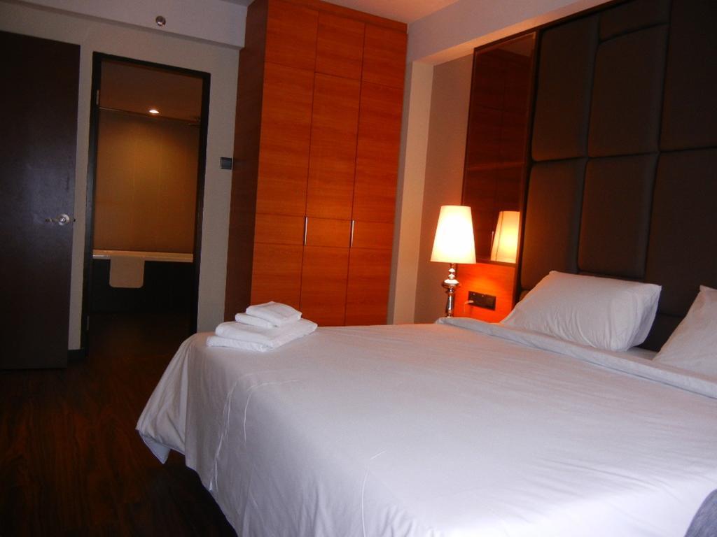 C'Haya Hotel Kota Kinabalu Phòng bức ảnh